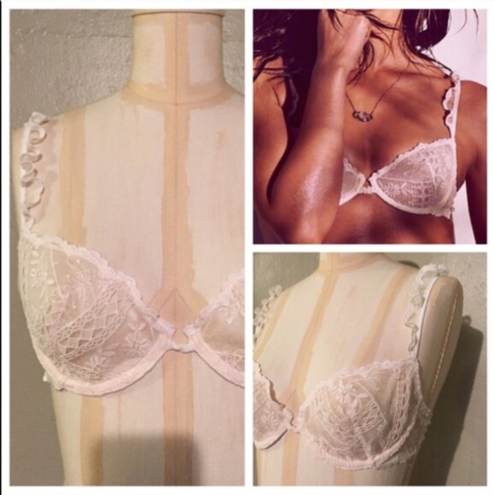 VS Brand New with tags Bra! 💜
